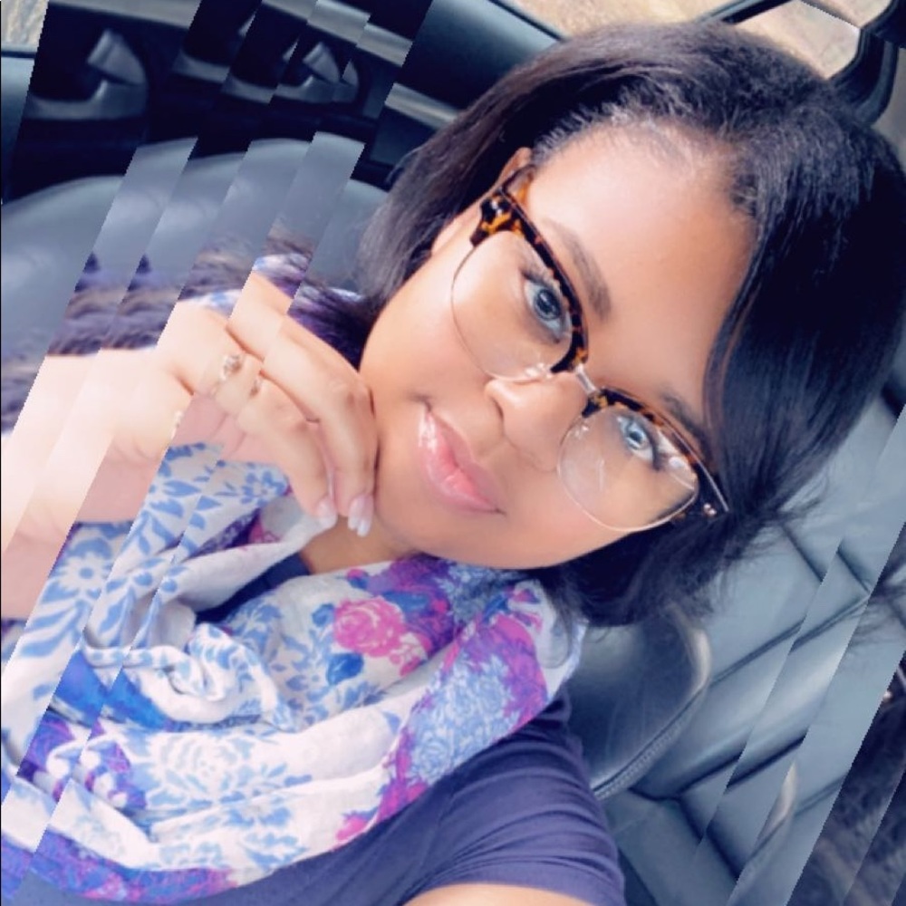 Meet your Posher, Cierra